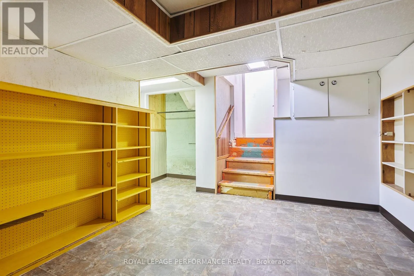 1394 WESMAR DRIVE