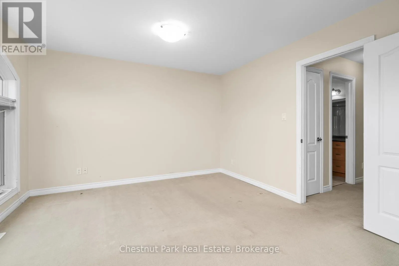 3 - 37 SILVER STREET, #3