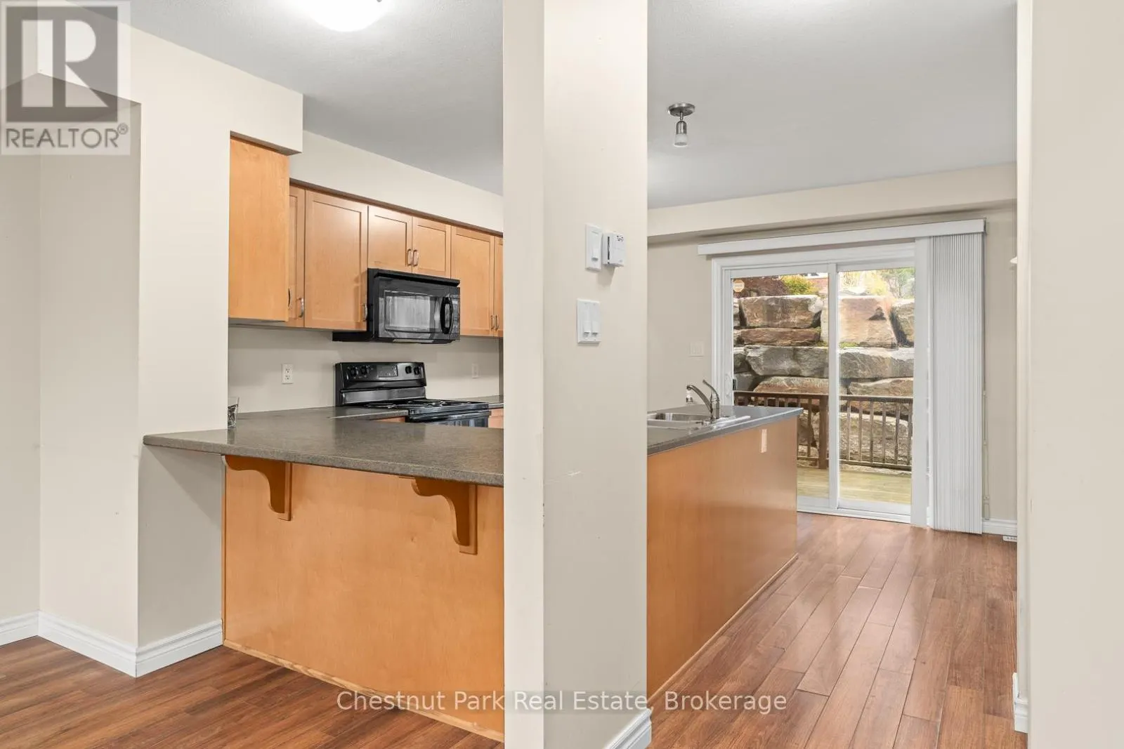 3 - 37 SILVER STREET, #3