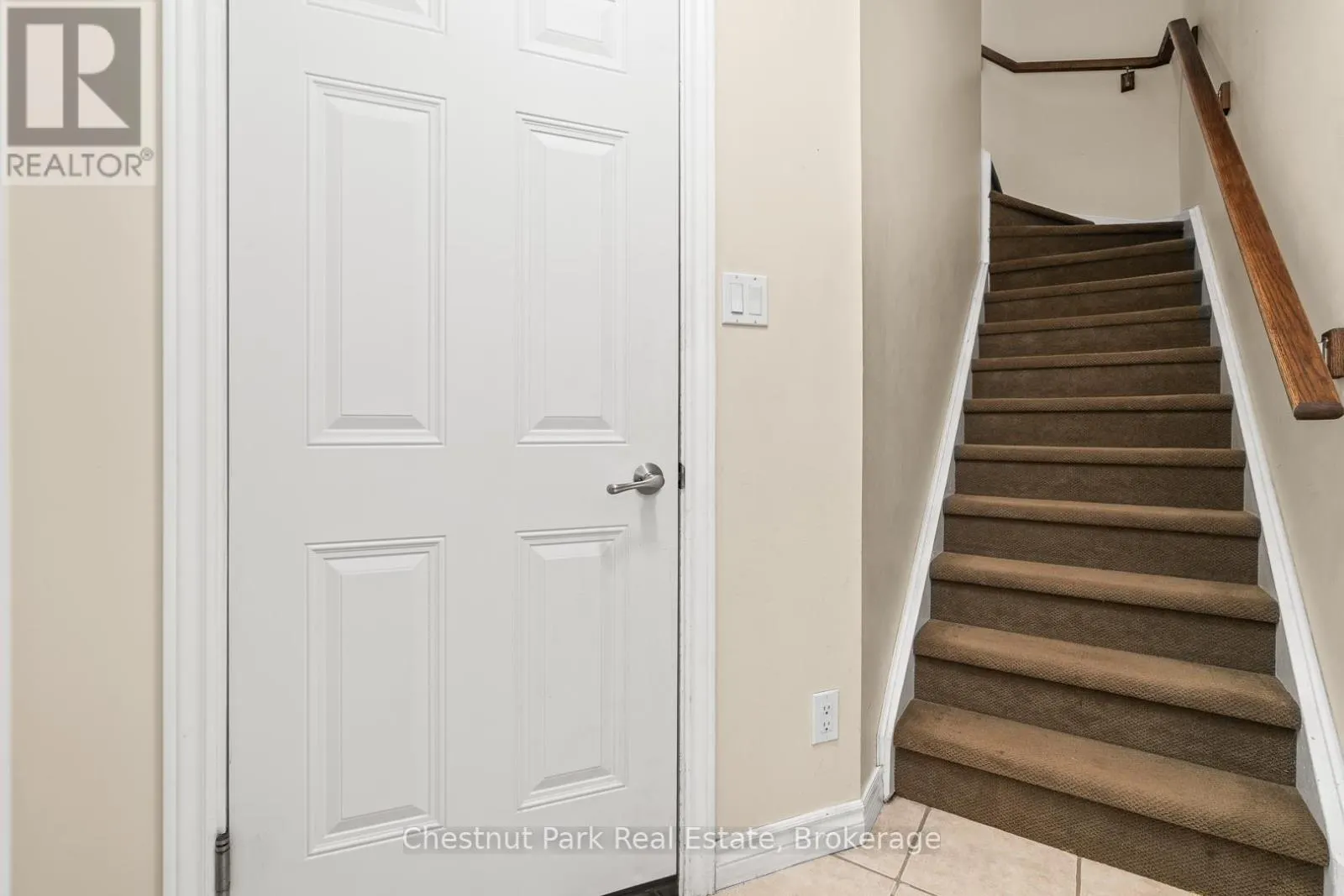 3 - 37 SILVER STREET, #3