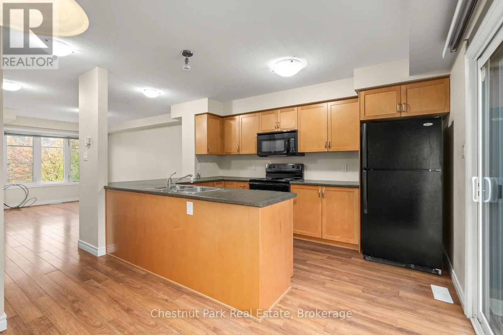 3 - 37 SILVER STREET, #3
