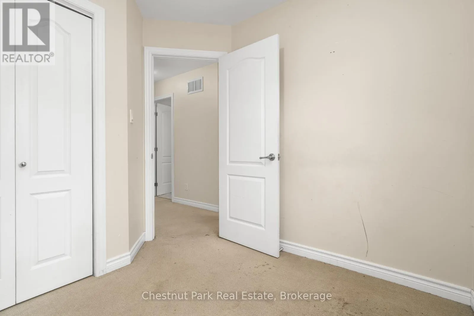 3 - 37 SILVER STREET, #3