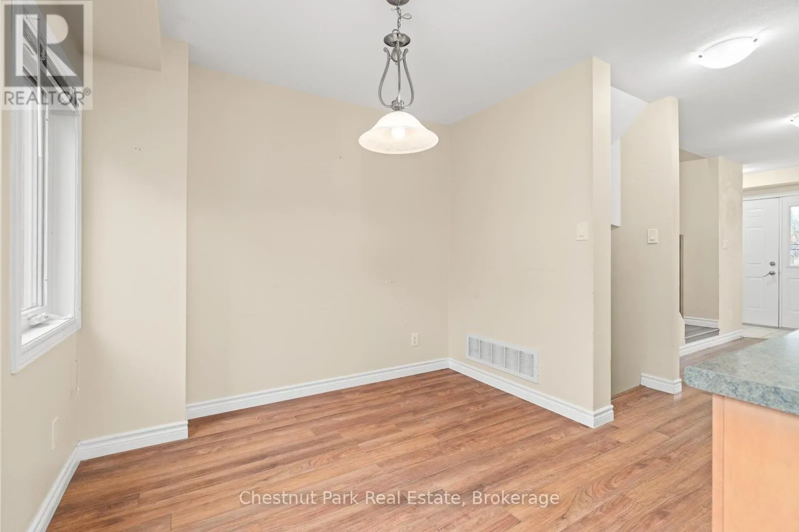 3 - 37 SILVER STREET, #3