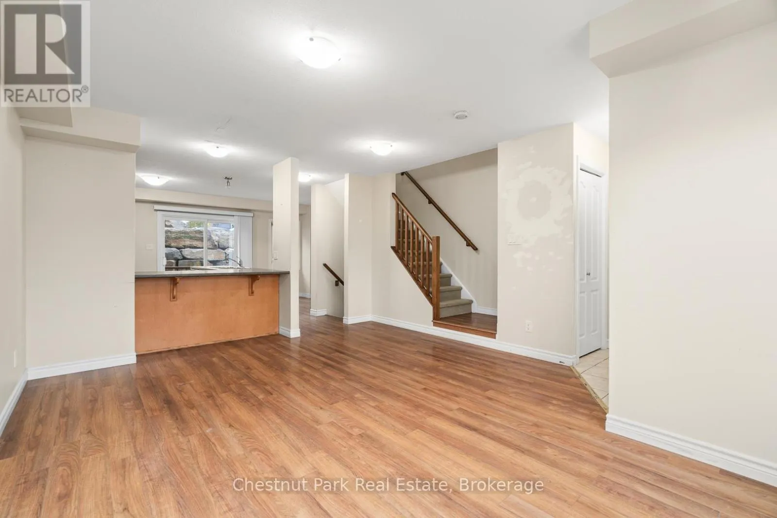 3 - 37 SILVER STREET, #3