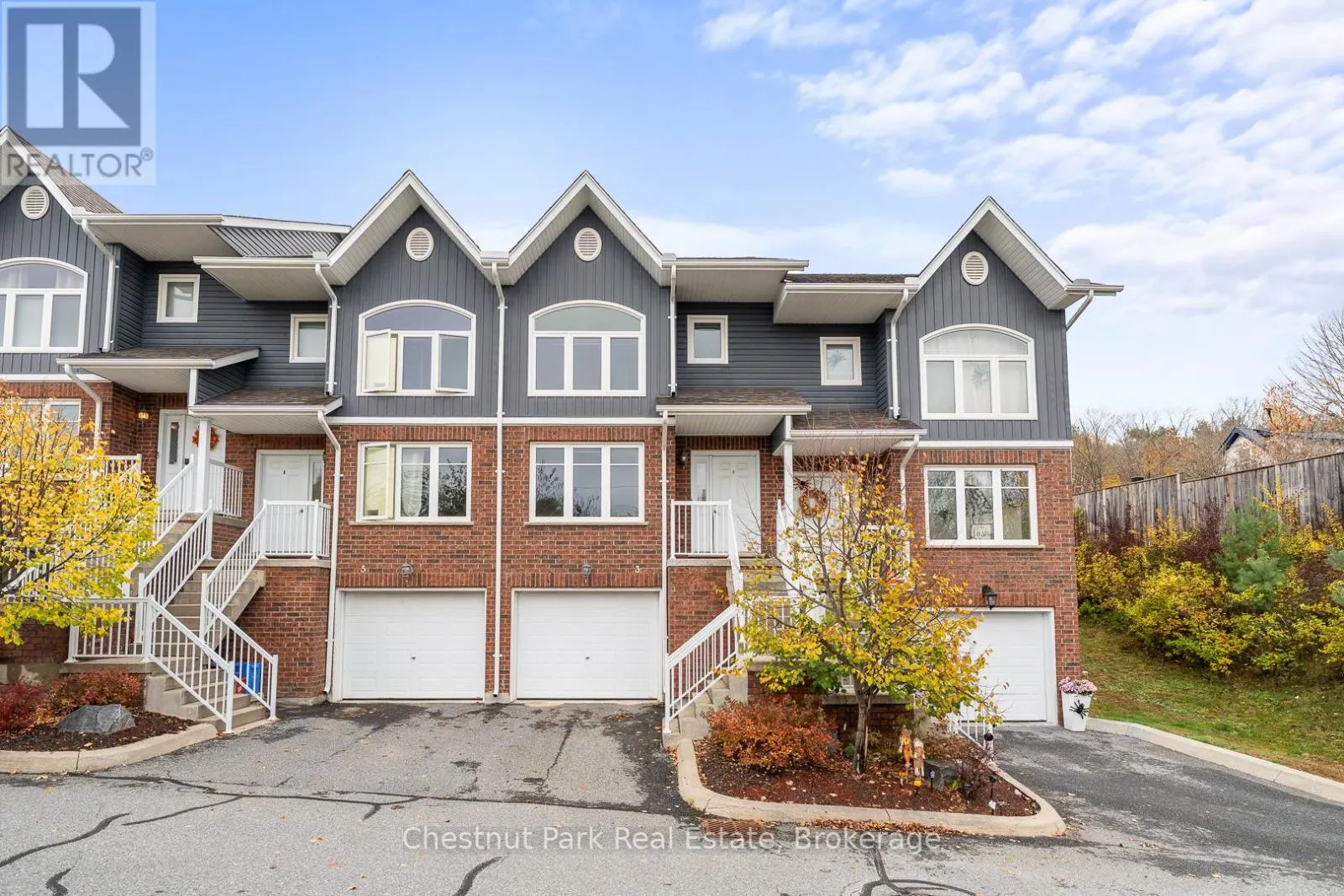3 - 37 SILVER STREET, #3