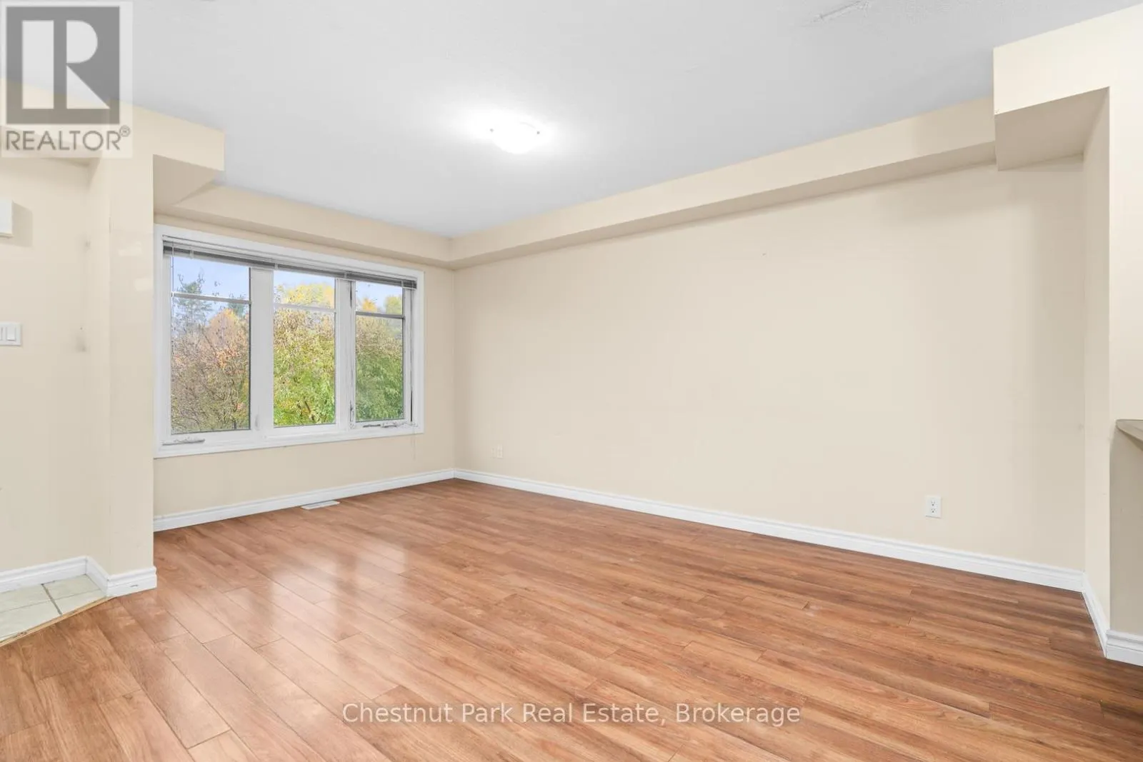 3 - 37 SILVER STREET, #3