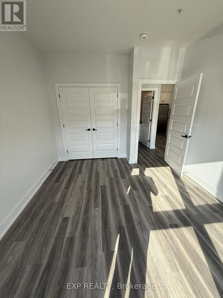 116 - 1100 LACKNER PLACE S