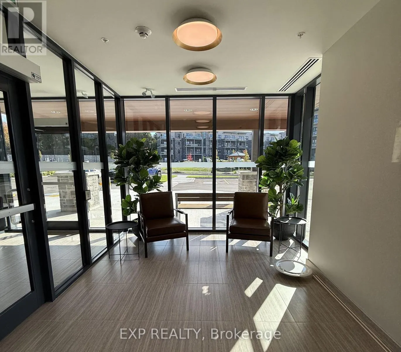 116 - 1100 LACKNER PLACE S