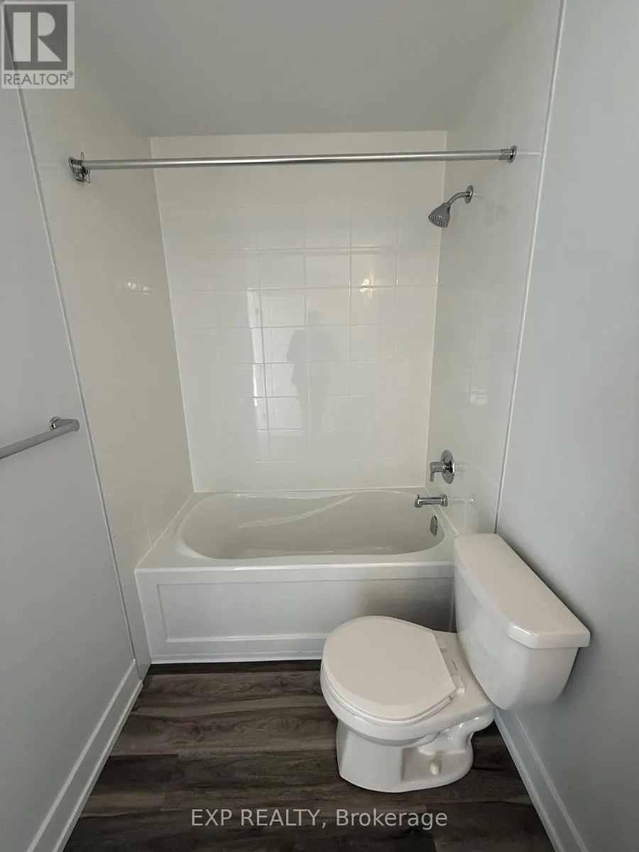 116 - 1100 LACKNER PLACE S