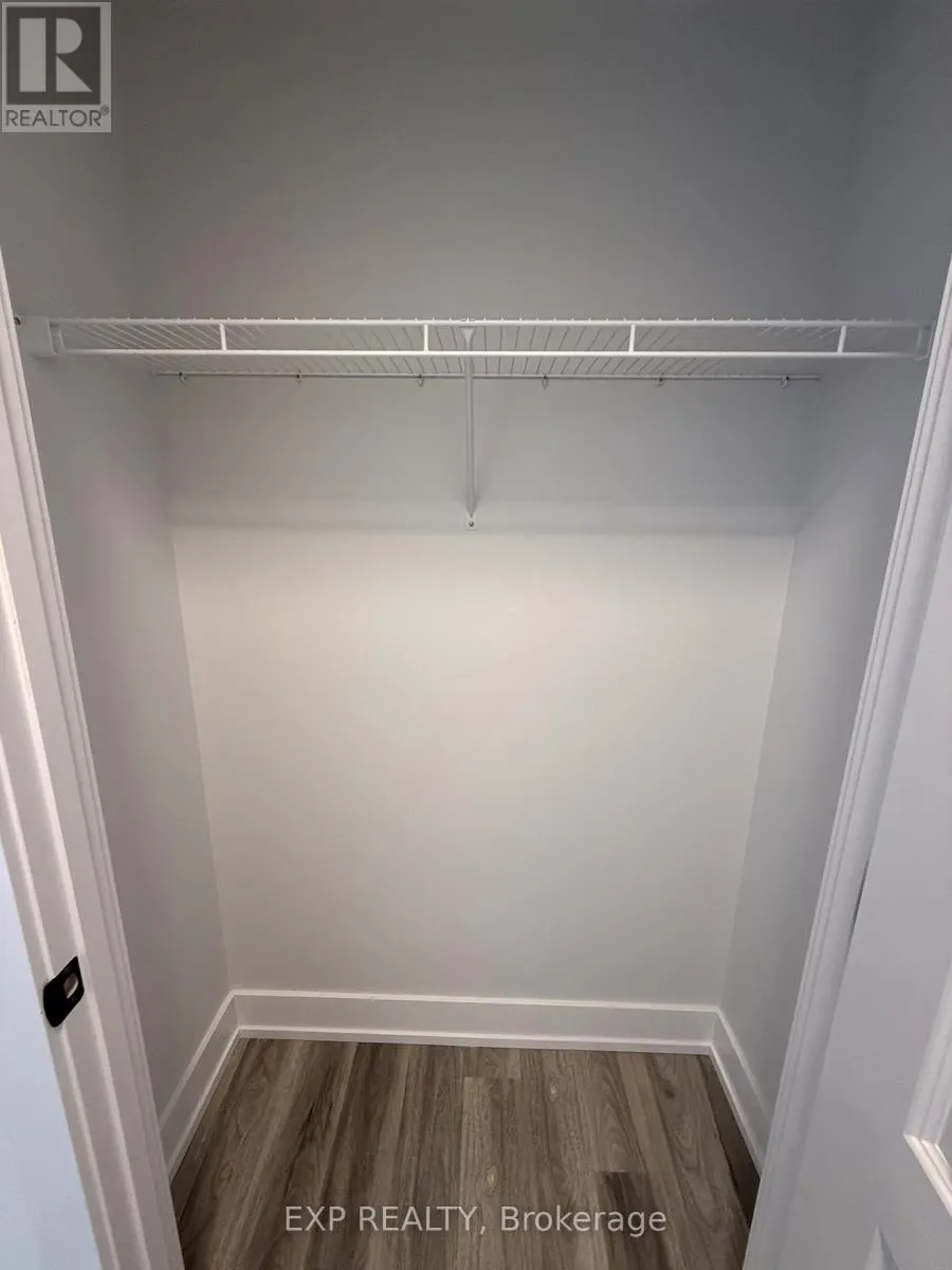 116 - 1100 LACKNER PLACE S