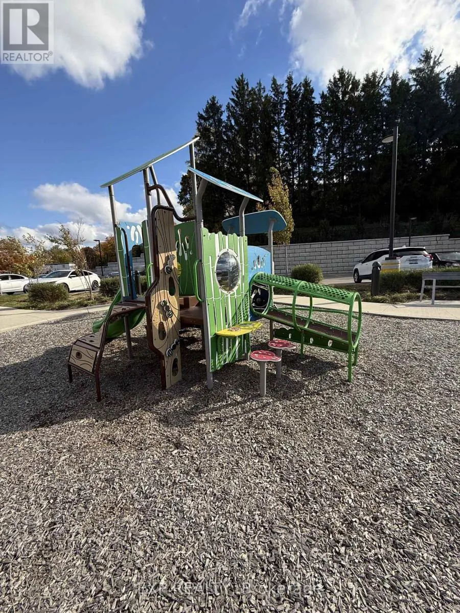 116 - 1100 LACKNER PLACE S