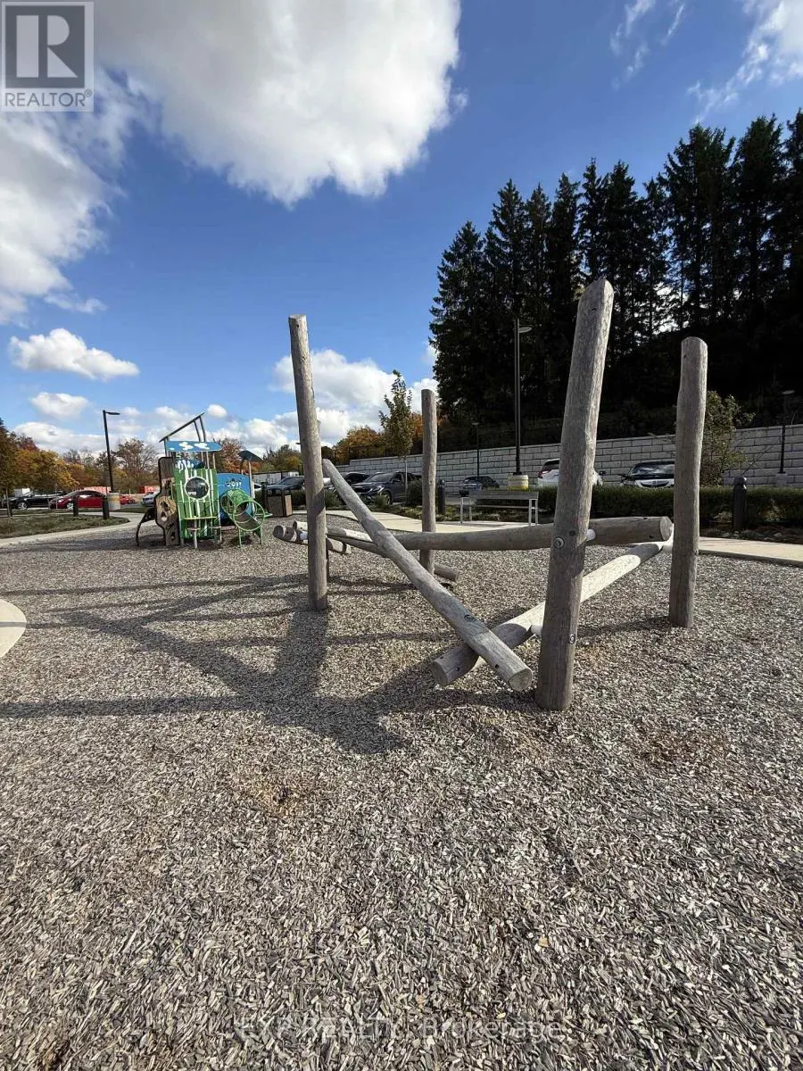 116 - 1100 LACKNER PLACE S