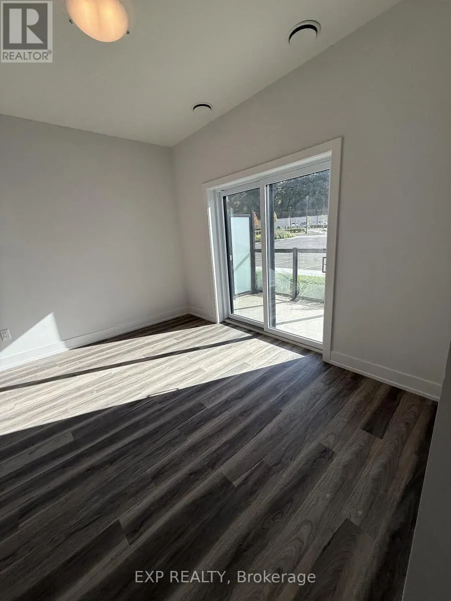 116 - 1100 LACKNER PLACE S