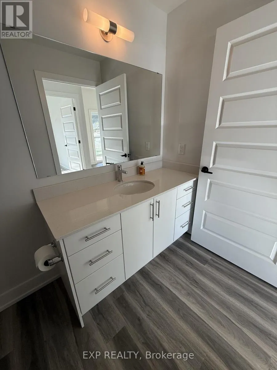 116 - 1100 LACKNER PLACE S