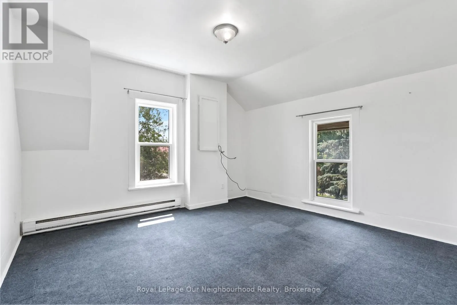 31 CANROBERT STREET N