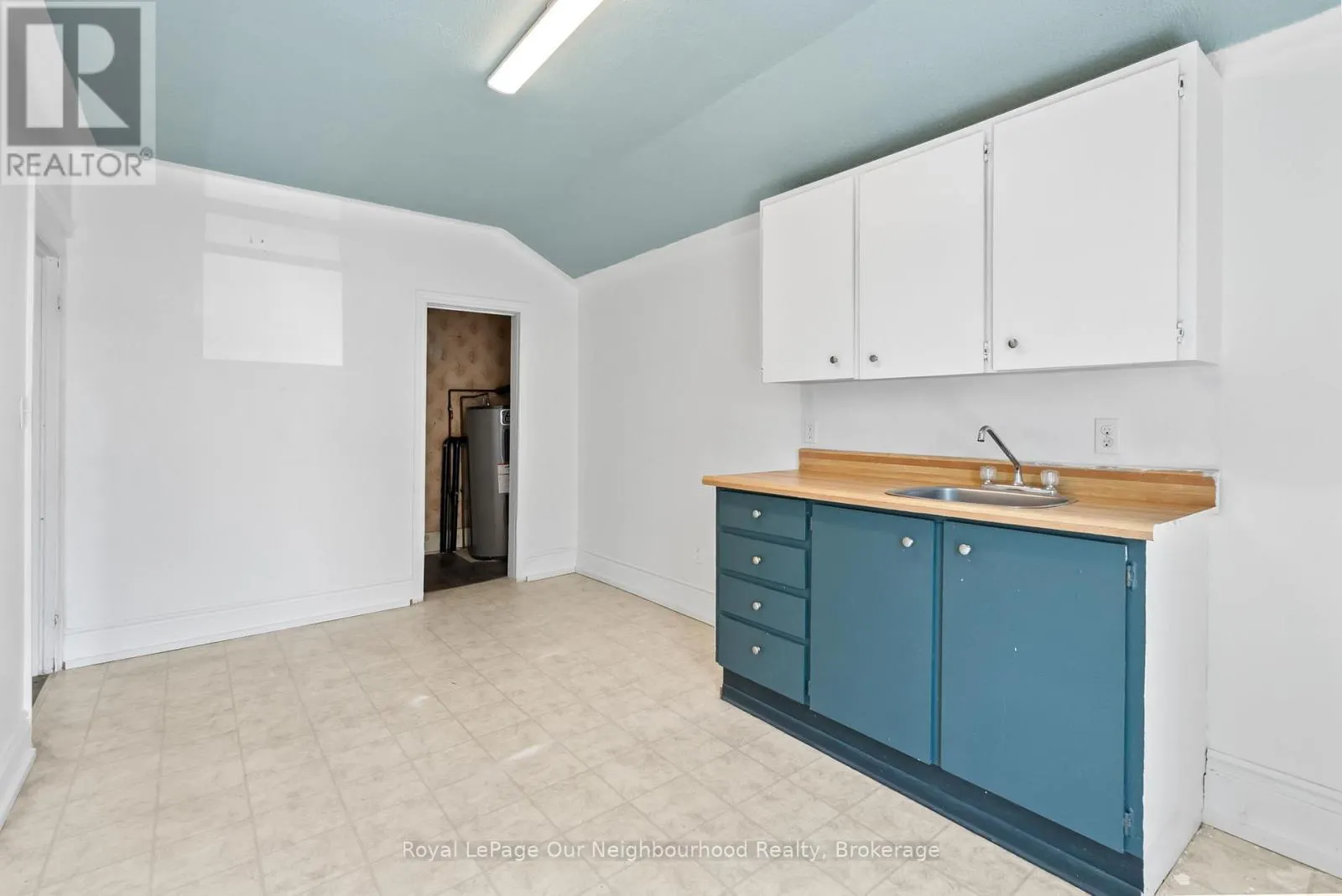 31 CANROBERT STREET N