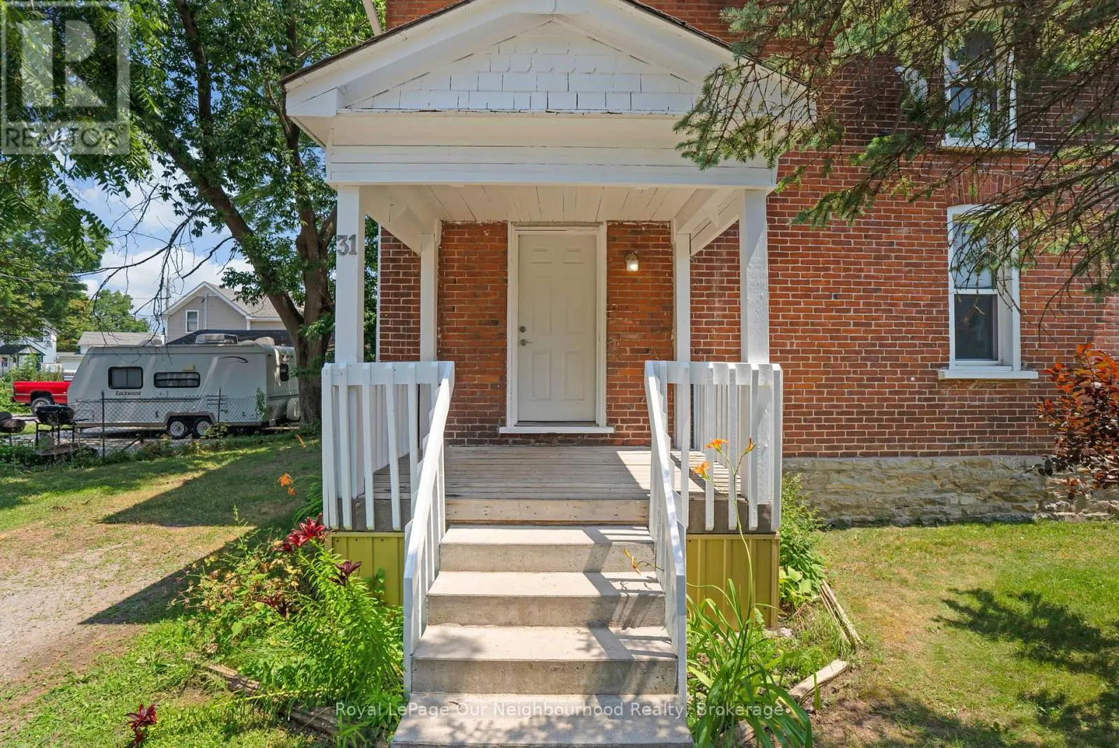 31 CANROBERT STREET N