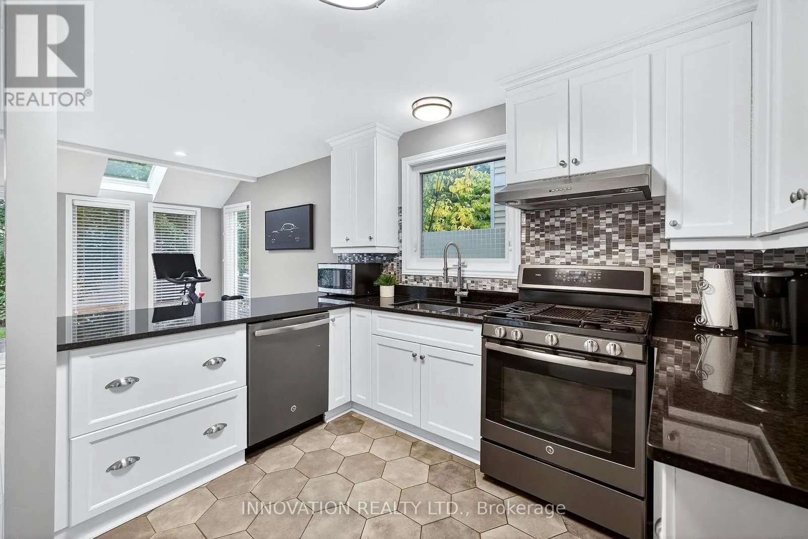 7 HYANNIS AVENUE