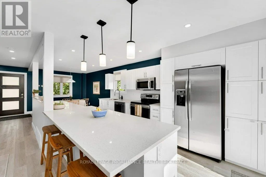 4 GLENAIRE MEWS