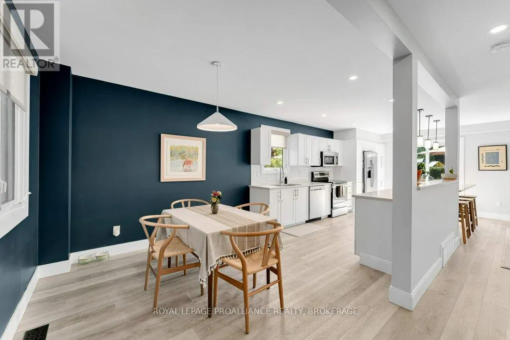 4 GLENAIRE MEWS