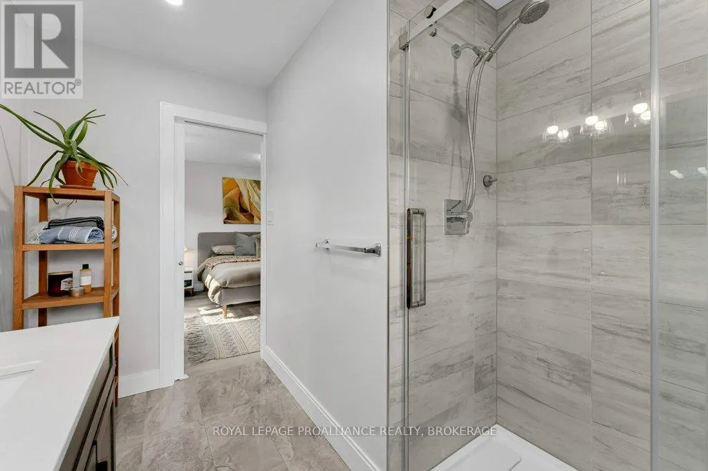 4 GLENAIRE MEWS
