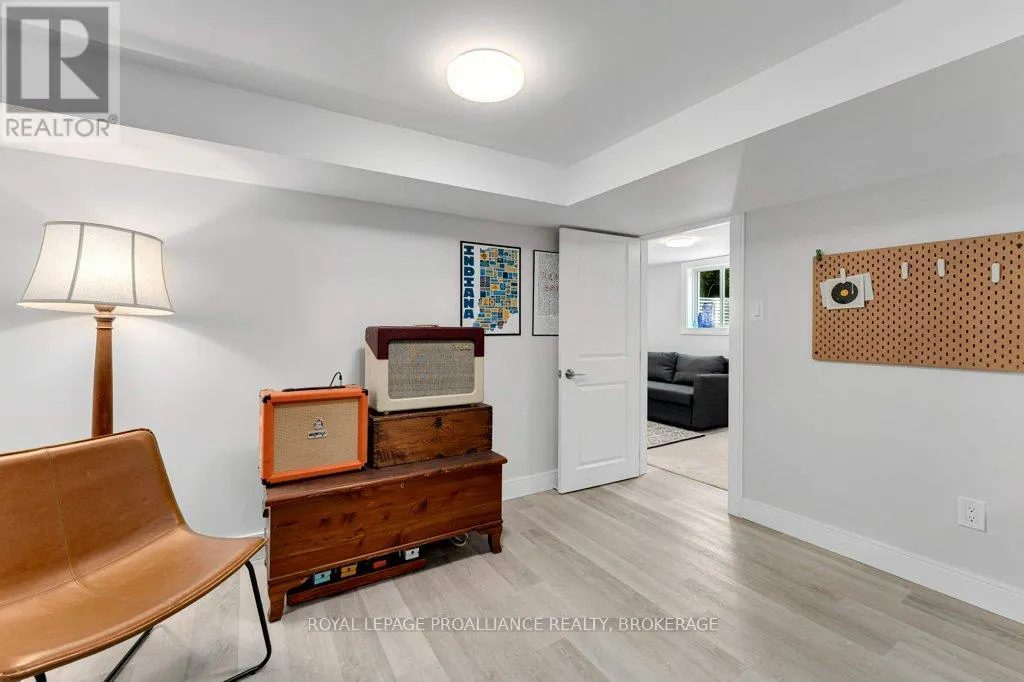 4 GLENAIRE MEWS