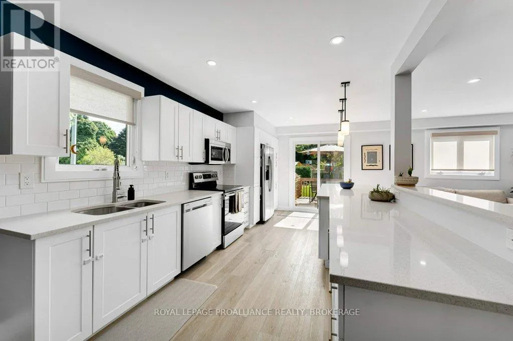 4 GLENAIRE MEWS