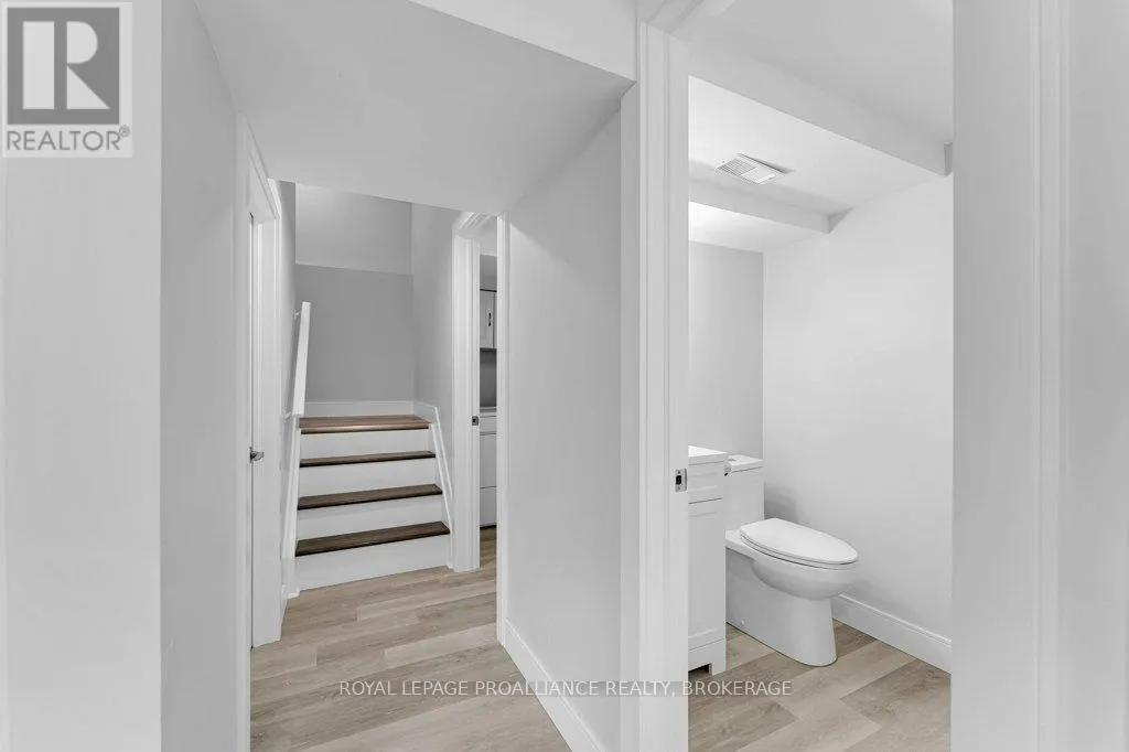 4 GLENAIRE MEWS
