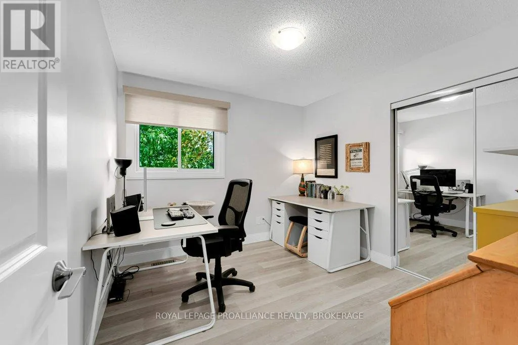 4 GLENAIRE MEWS