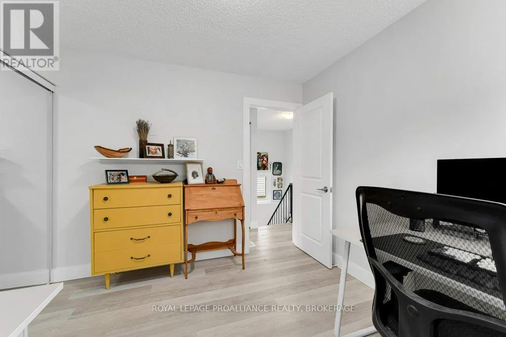 4 GLENAIRE MEWS