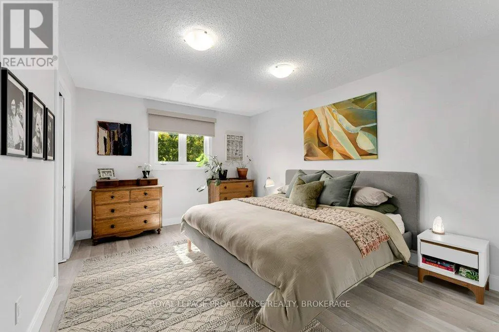 4 GLENAIRE MEWS