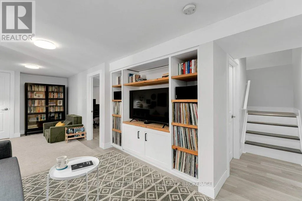 4 GLENAIRE MEWS