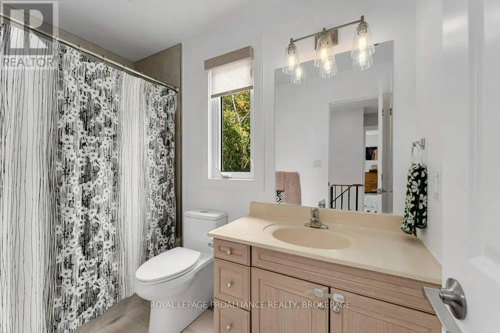 4 GLENAIRE MEWS