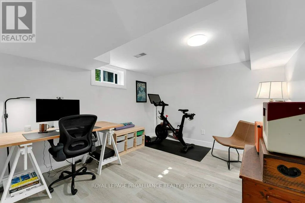 4 GLENAIRE MEWS