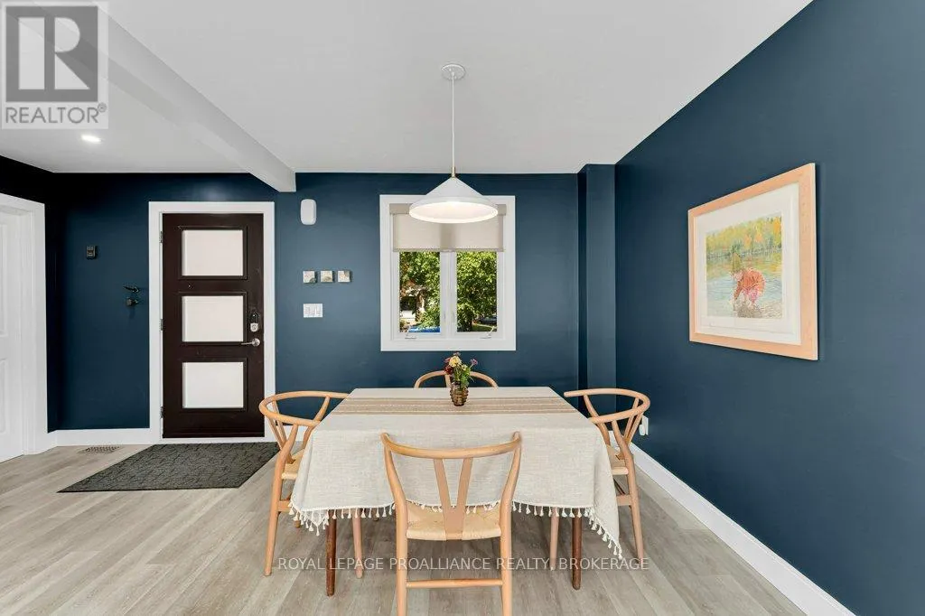 4 GLENAIRE MEWS