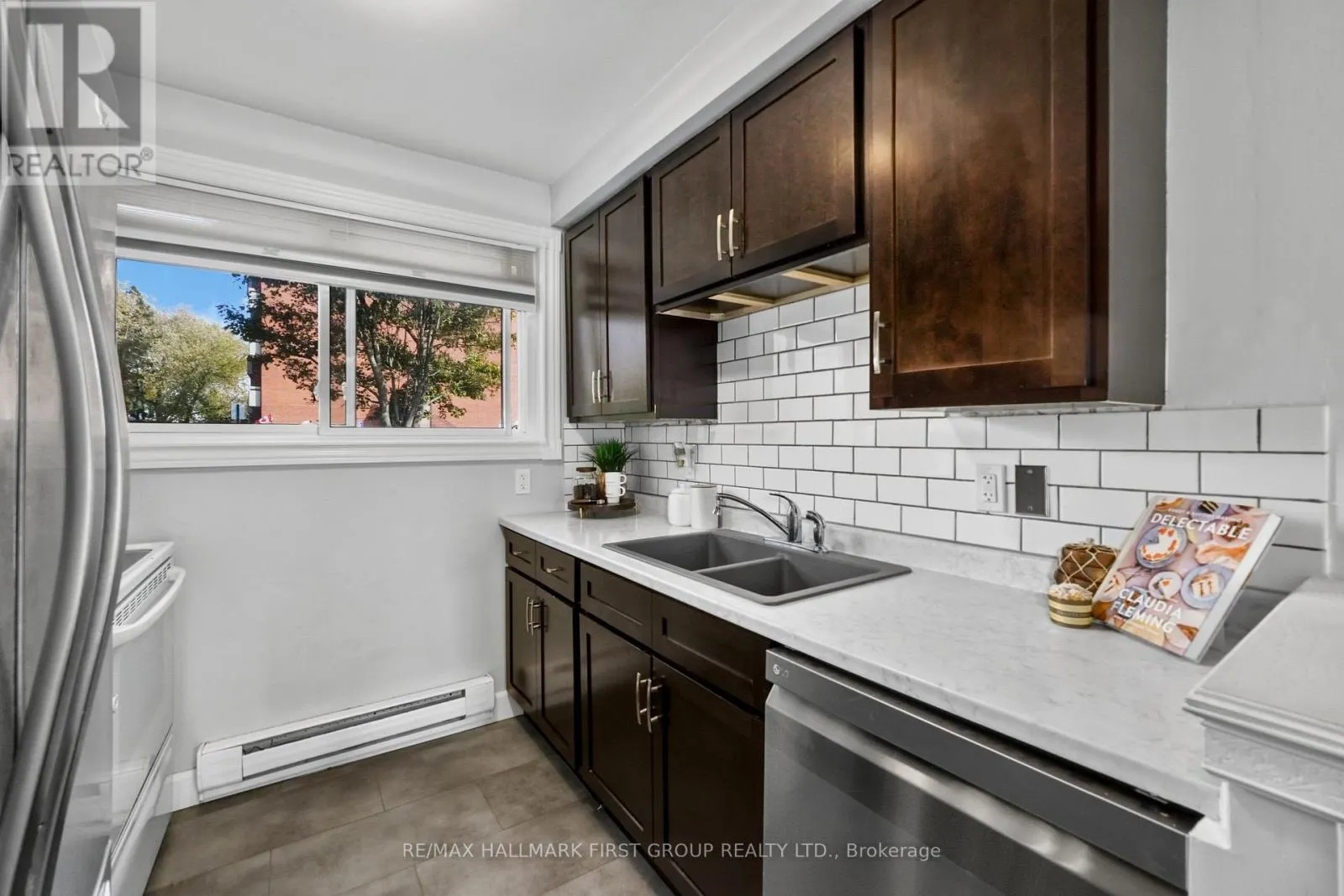 A6 - 400 WESTWOOD DRIVE