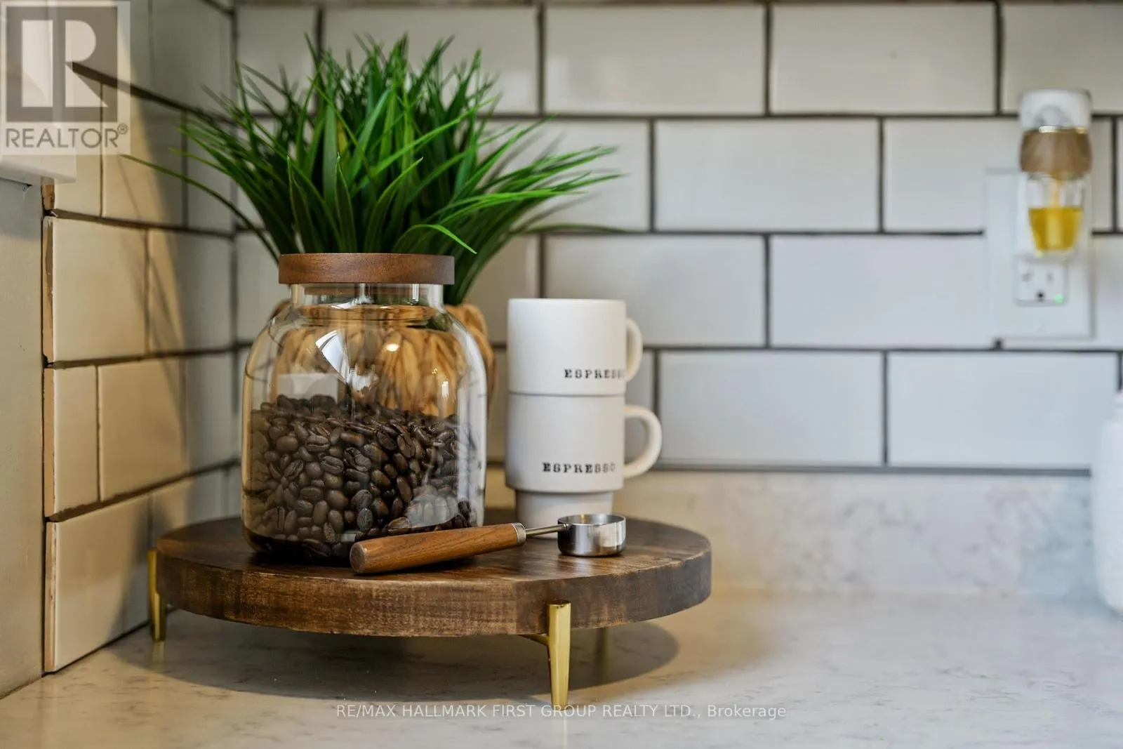 A6 - 400 WESTWOOD DRIVE