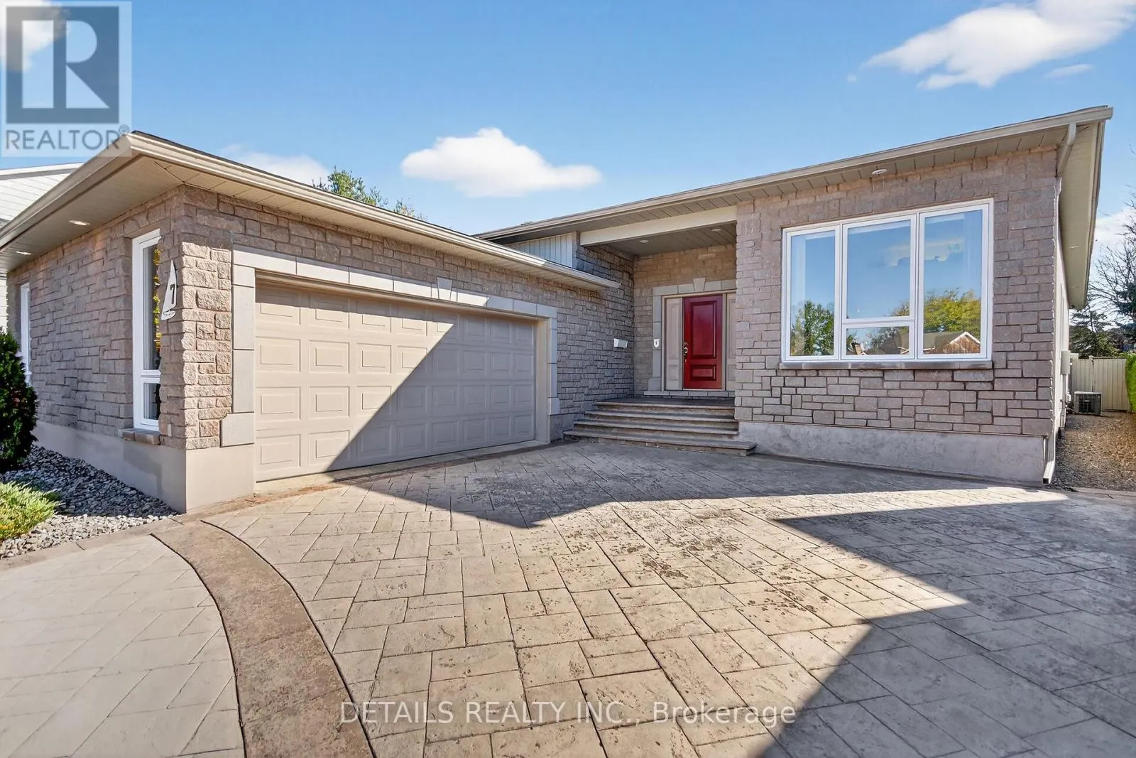 7 EAGLE CHASE COURT