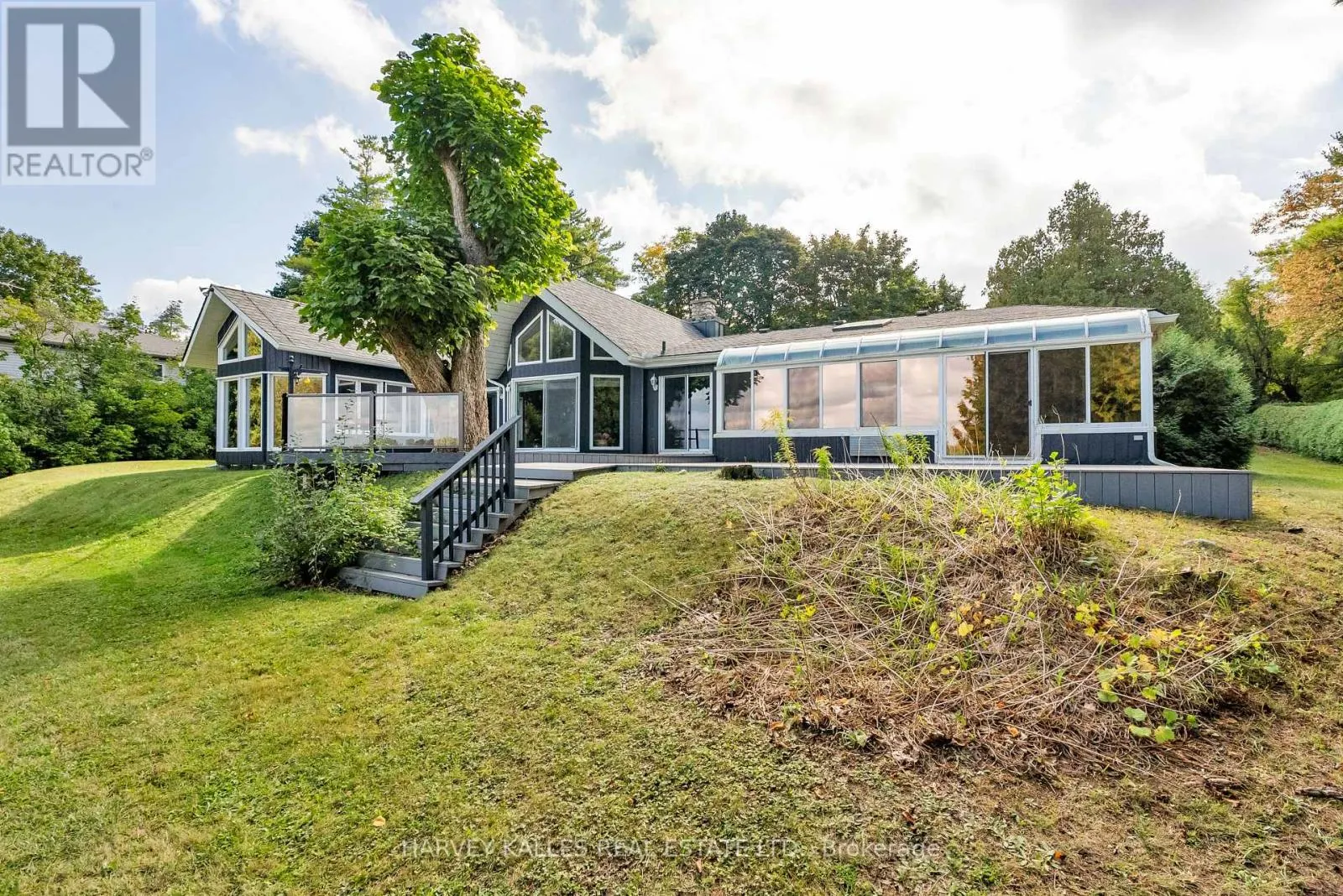 8 OAK DRIVE