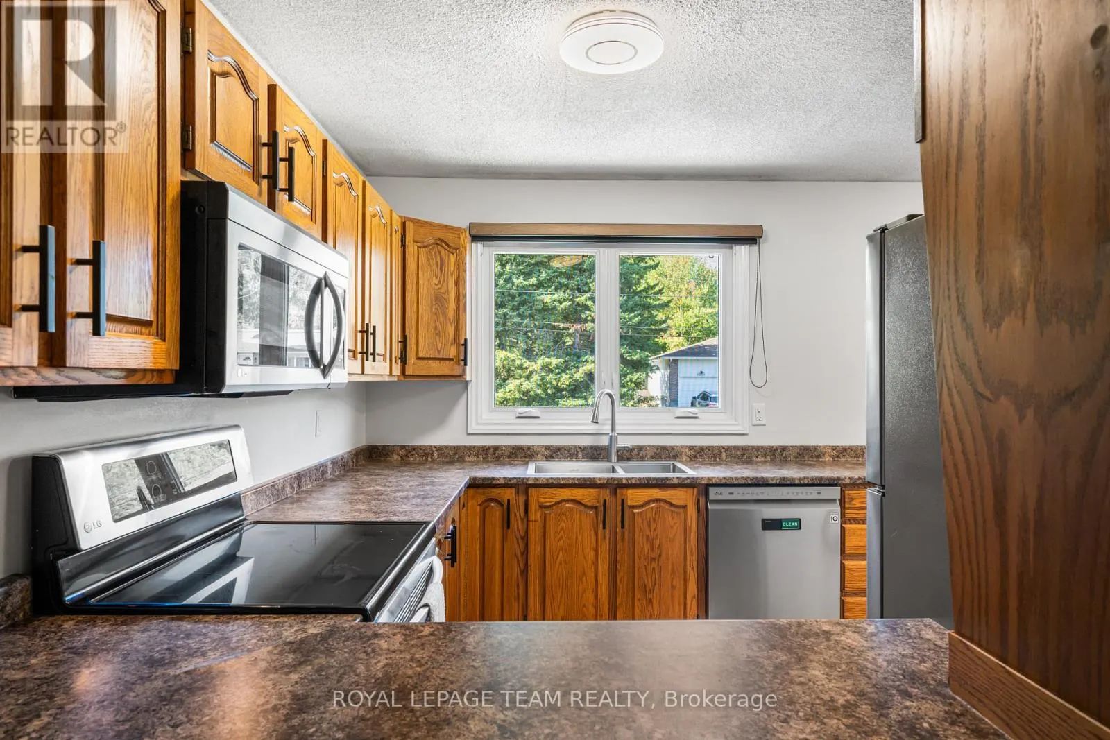 6521 JACK PINE CRESCENT
