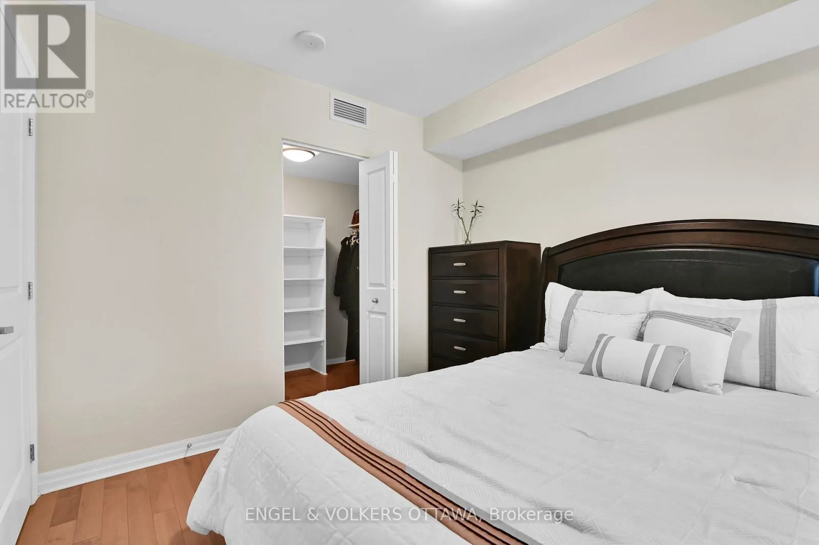 1507 - 195 BESSERER STREET
