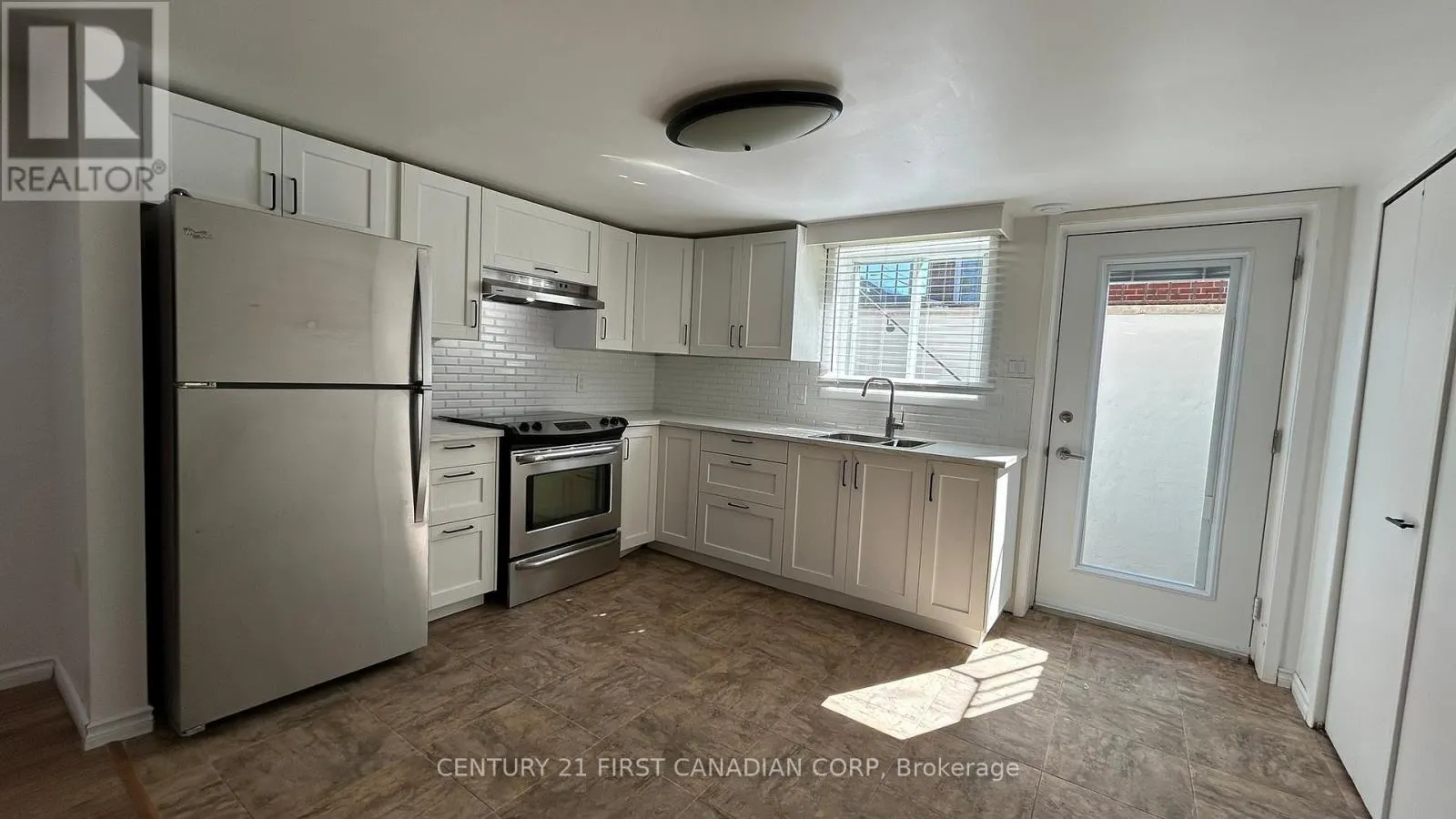 UNIT 3 - LOWER - 1473 ADELAIDE STREET N