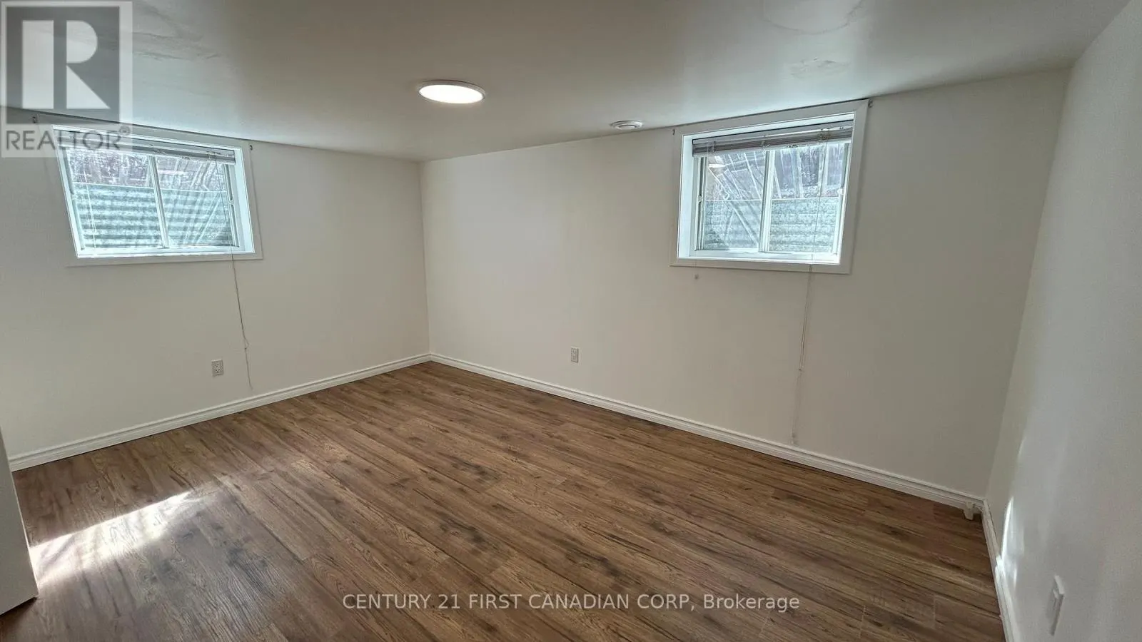 UNIT 3 - LOWER - 1473 ADELAIDE STREET N
