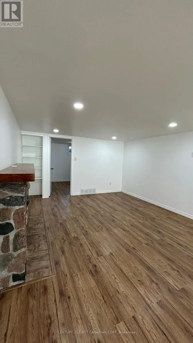 UNIT 3 - LOWER - 1473 ADELAIDE STREET N