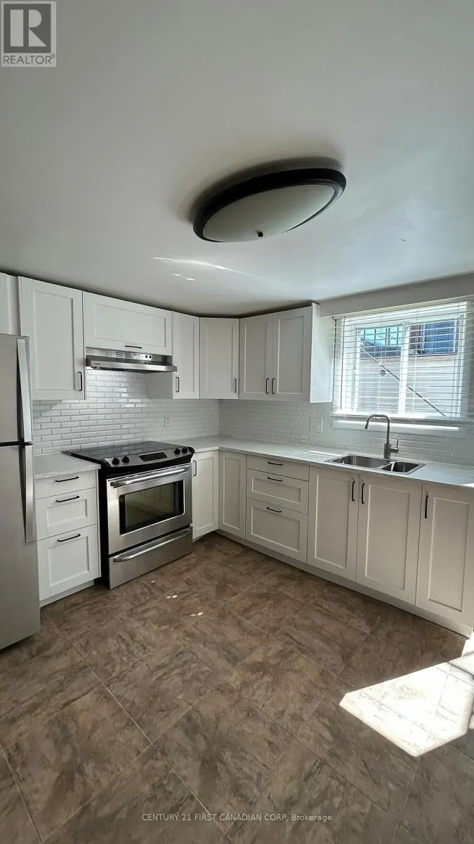 UNIT 3 - LOWER - 1473 ADELAIDE STREET N