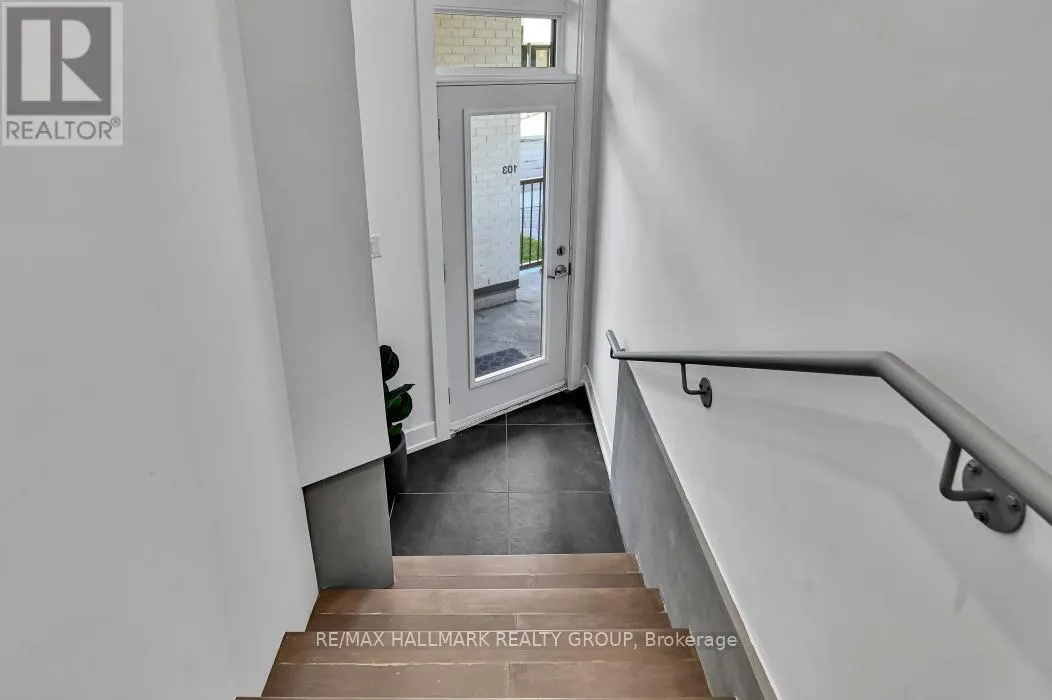 103 - 101 PINHEY STREET
