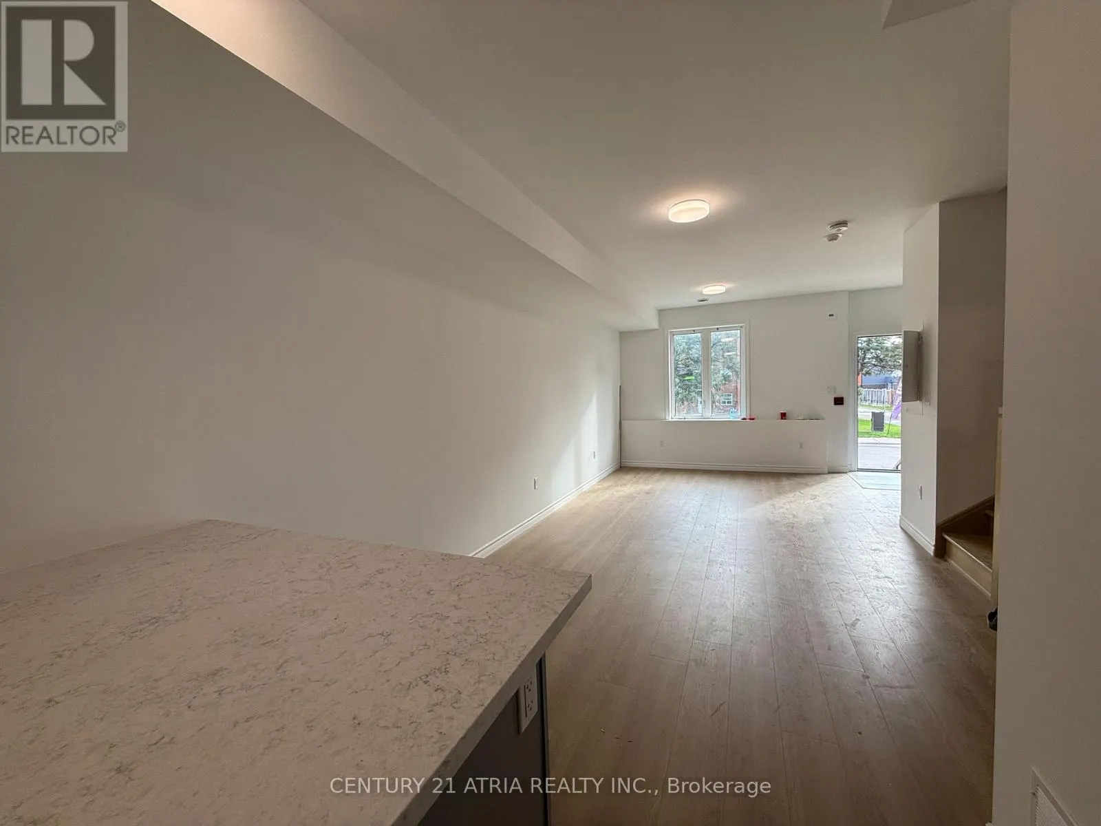 11 - 2 SLESSOR BOULEVARD