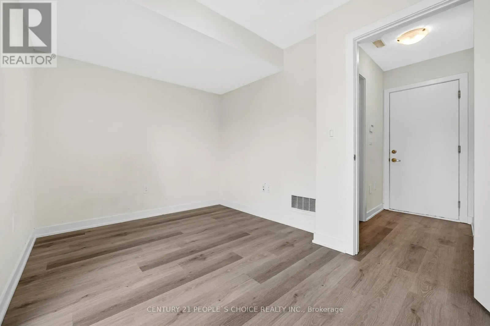 21 - 527 SHAVER ROAD