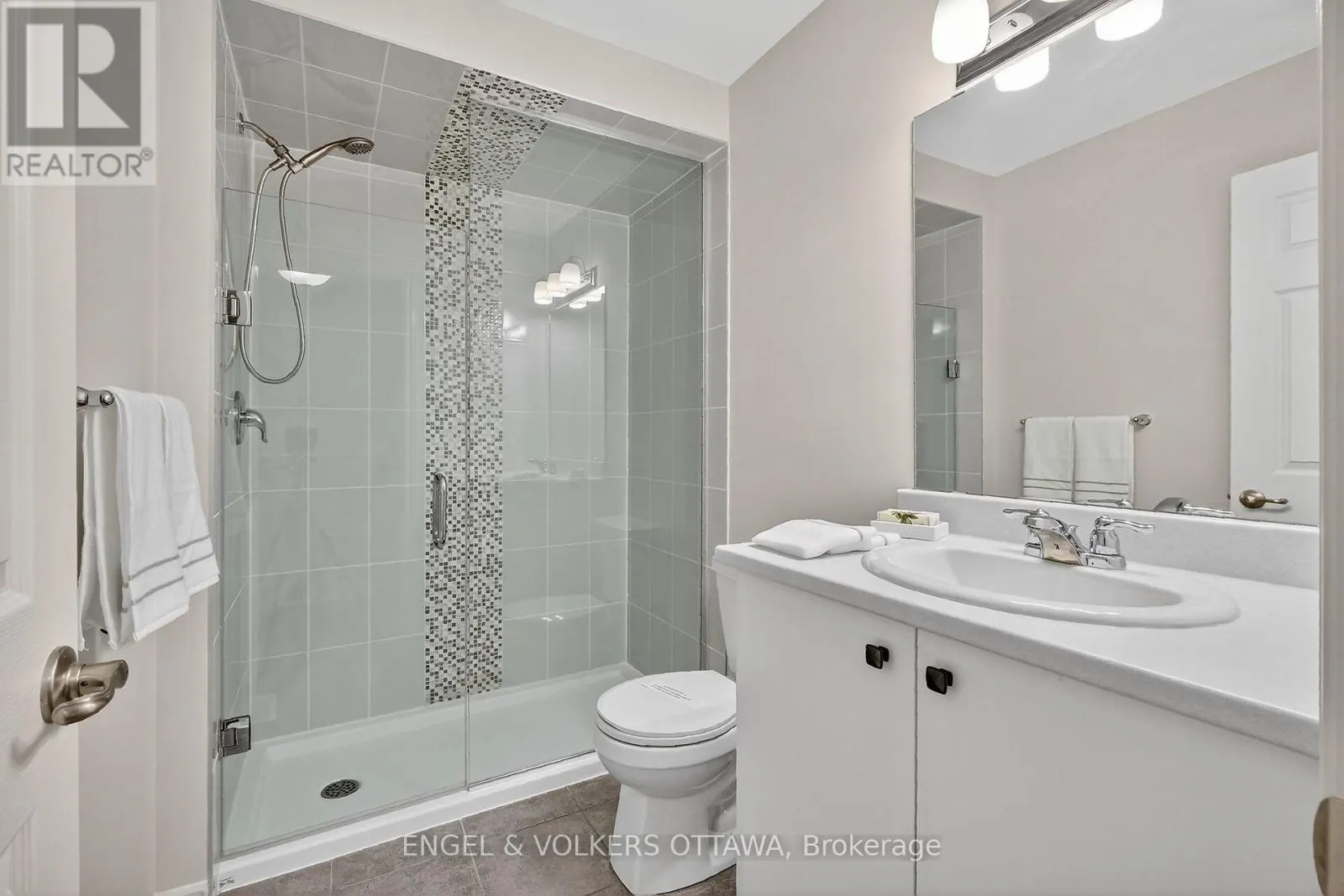 827 KINIW PRIVATE SE