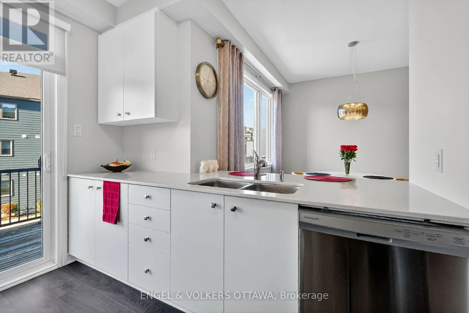 827 KINIW PRIVATE SE